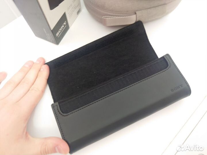 Чехол Sony Bowers Wilkins B&W