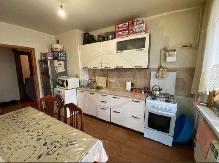 3-к. квартира, 80 м², 1/10 эт.