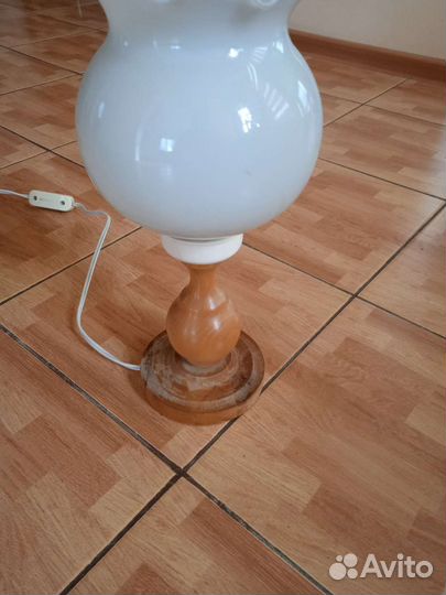 Лампа настольная