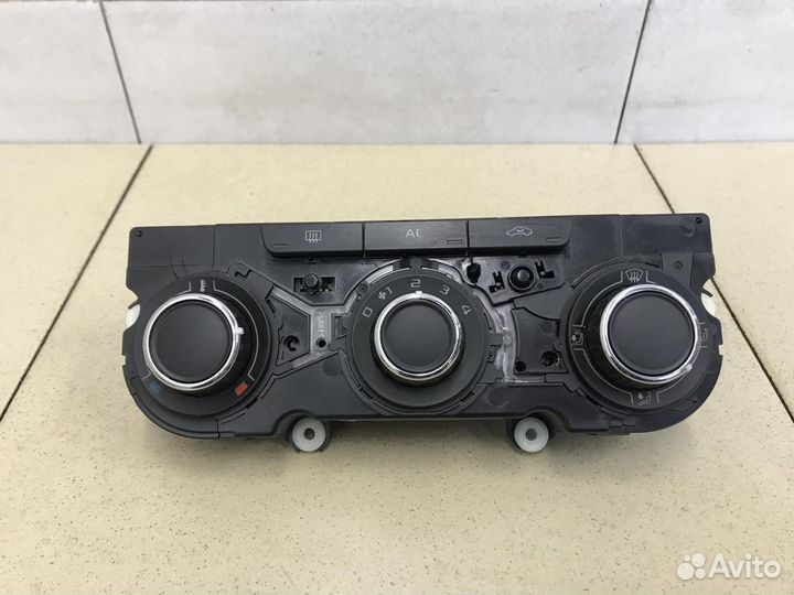 Блок управления климатической установкой Octavia