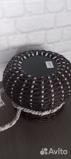 Кашпо из искусственного ротанга