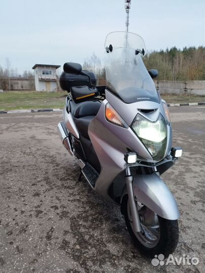 Honda silver wing 600