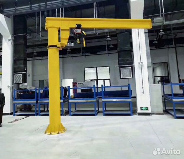 Кран поворотный консольный