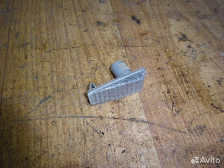 Повторитель поворота белый Mercedes Benz W140 199