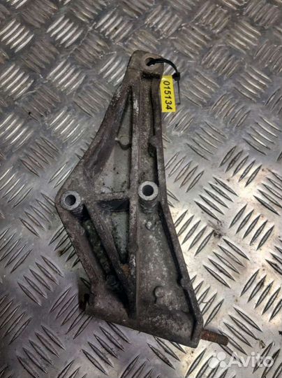 Кронштейн гидроусилителя Audi 80 B3 026145515