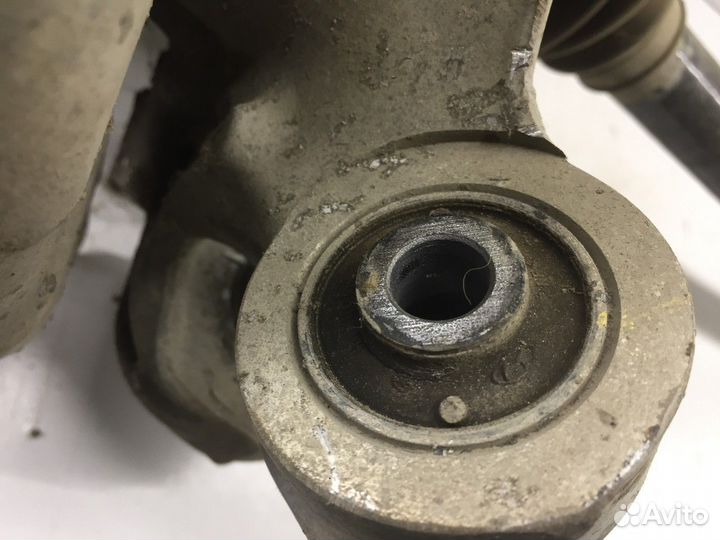 Кулак поворотный задний правый