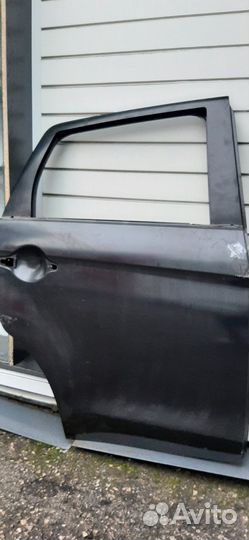 Панель задней двери правой в сборе 5730A978