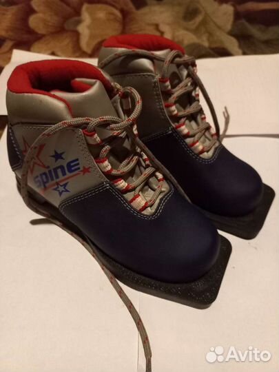 Лыжные ботинки