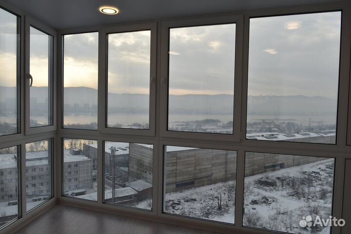 Балкон с панорамными окнами