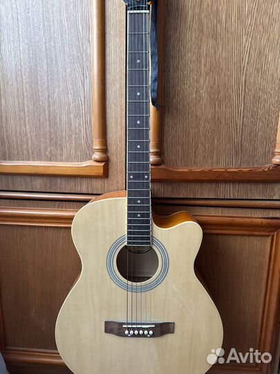 Акустическая гитара