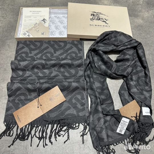 Шарф в коробке с документами burberry