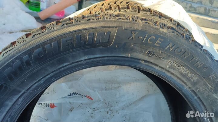 Michelin X-Ice North 4 215/55 R17