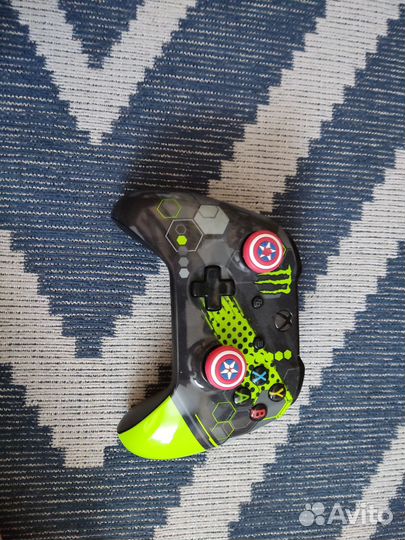 Xbox one s 2 геймпада и игры