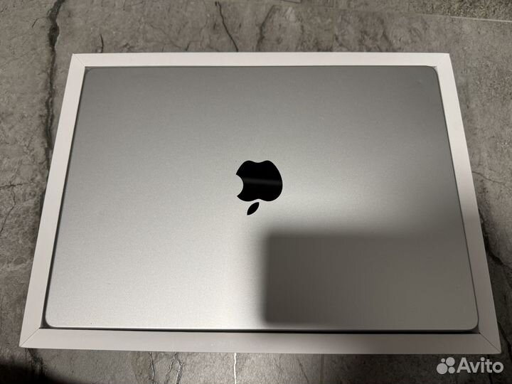 Macbook pro 14 m1 16 512