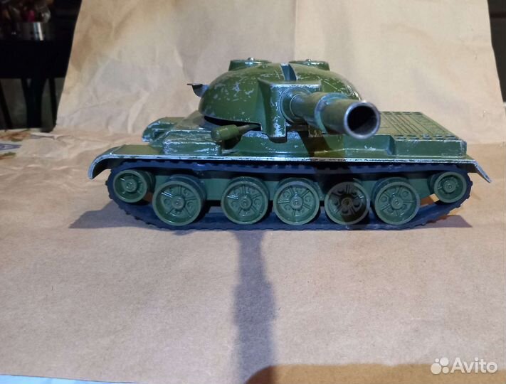 Танк игрушечный СССР на гусенецах