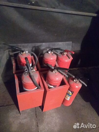 Огнетушители б/у, подставки