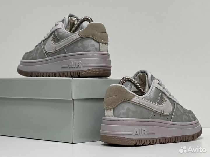 Кроссовки женские Nike Air Force 1