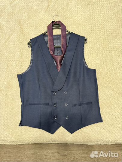 Костюм мужской тройка 48-50