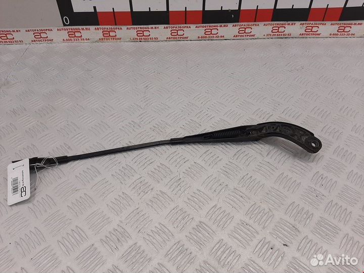 Щеткодержатель (поводок стеклоочистителя, дворник)