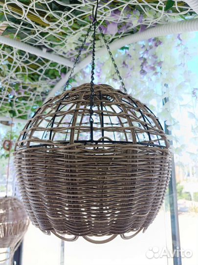 Люстра из ротанга