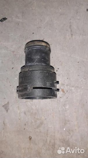 Фланец двигателя системы охлаждения Audi A6/RS6/S6