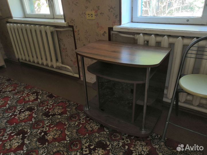 Тумба под тв с полочками