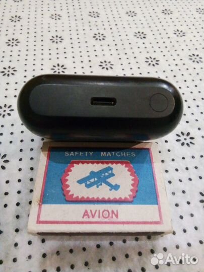 Кейс зарядный для беспроводных наушников. Чёрный