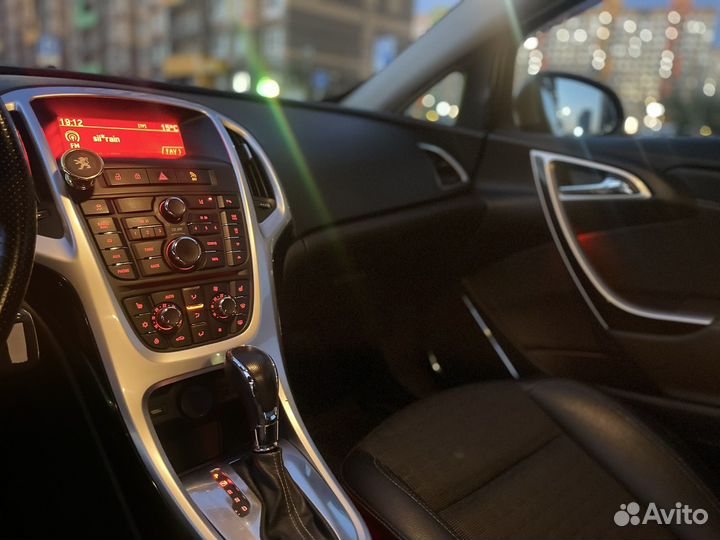 Opel Astra GTC 1.4 AT, 2013, 110 000 км