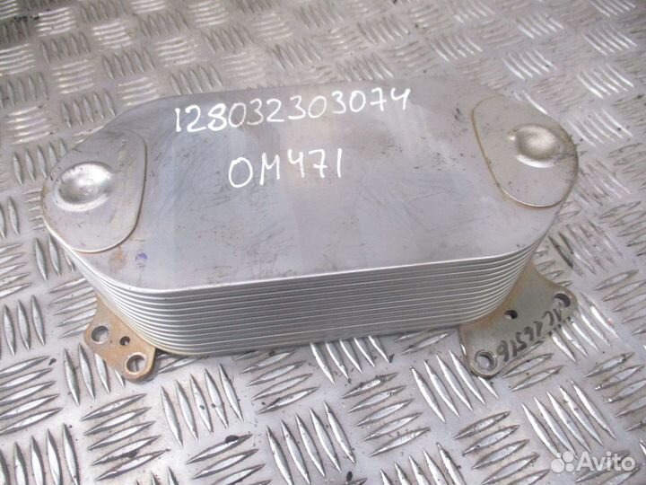 Радиатор масляный Mercedes-Benz A4711801065