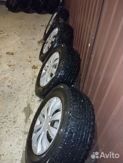 Dunlop SP Winter Ice 01 205/70 R15 100T