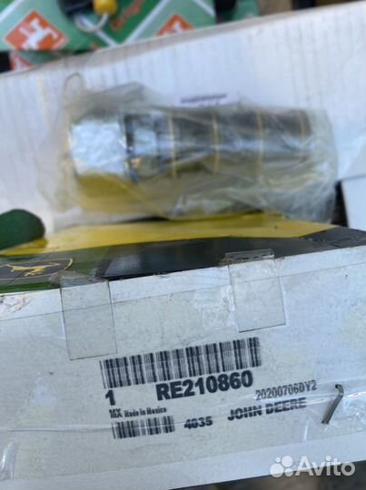 Джон Дир RE210860 Приоритетный клапан John Deere