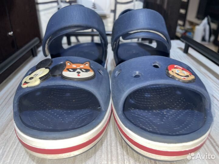 Сандалии Crocs J2
