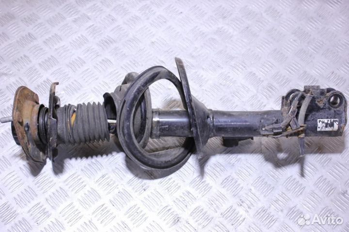 Амортизатор передний правый Lexus Rx 1998 2003