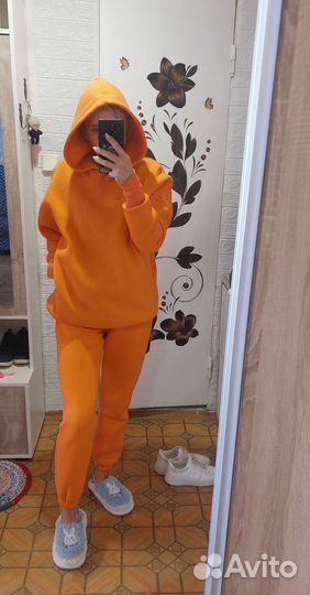 Спортивный костюм женский