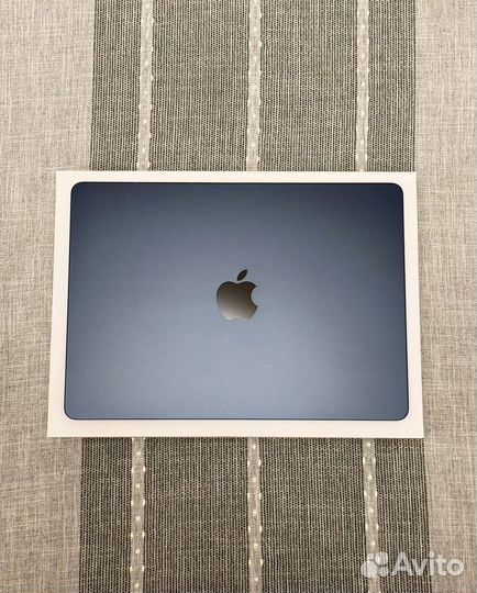 MacBook Air 13 M3 16/256 1 Цикл
