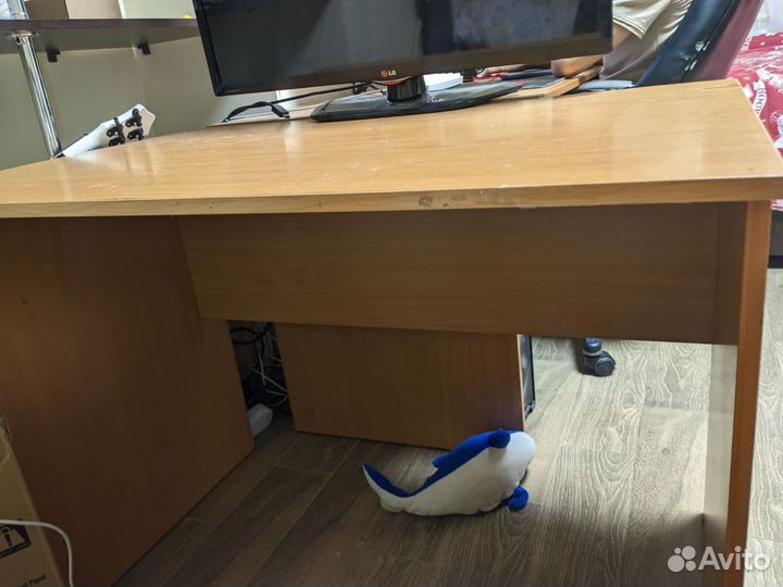 Стол офисный