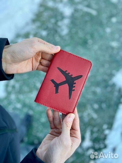 Обложка на паспорт красная