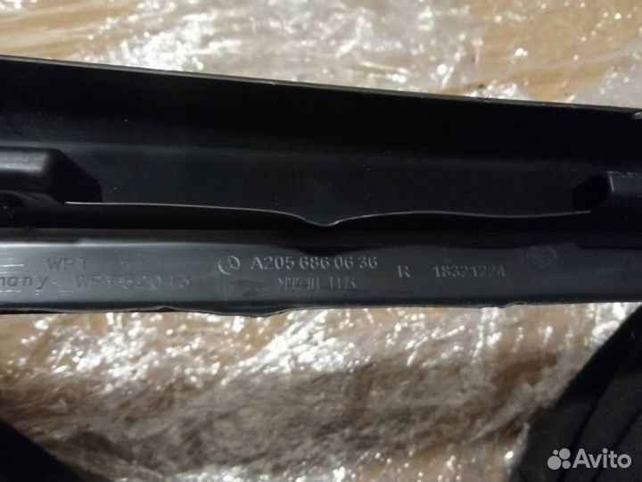 Накладка порога передняя правая Mercedes-Benz GLC