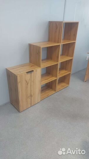 Офисный стол и стеллаж