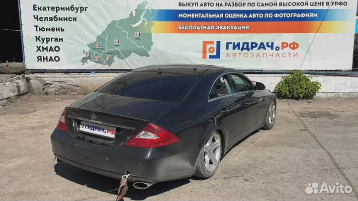 Кронштейн центральной консоли Mercedes-Benz CLS-Class 500 (W219) 2115455440