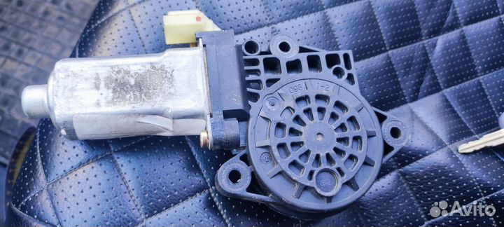 Моторчик стеклоподъемника kia spectra п,п