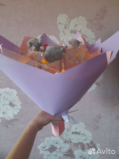 Светящийся букет с конфетами