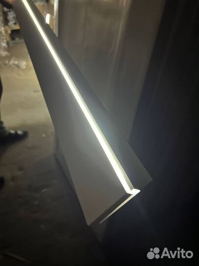 Скрытый плинтус теневой алюминиевый