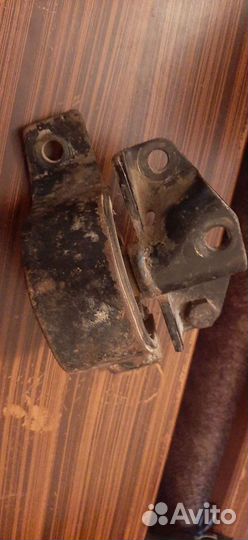 Подушка двигателя