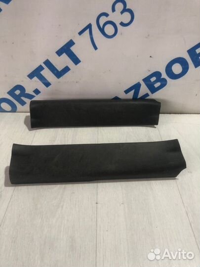 Обивка порога задняя mazda CX-7 2.3 ат