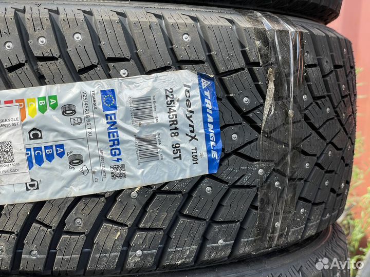 Triangle IcelynX TI501 225/45 R18 95T