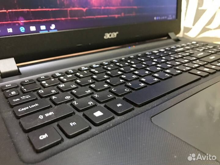 Прекрасный ноутбук Acer 8gb/Intel/SSD