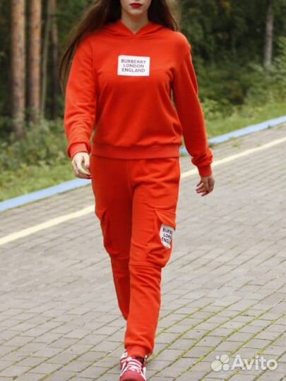 Костюм спортивный