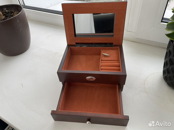 Музыкальная шкатулка для ювелирных украшений