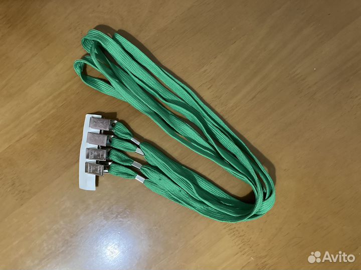 Шнурок для бейджа